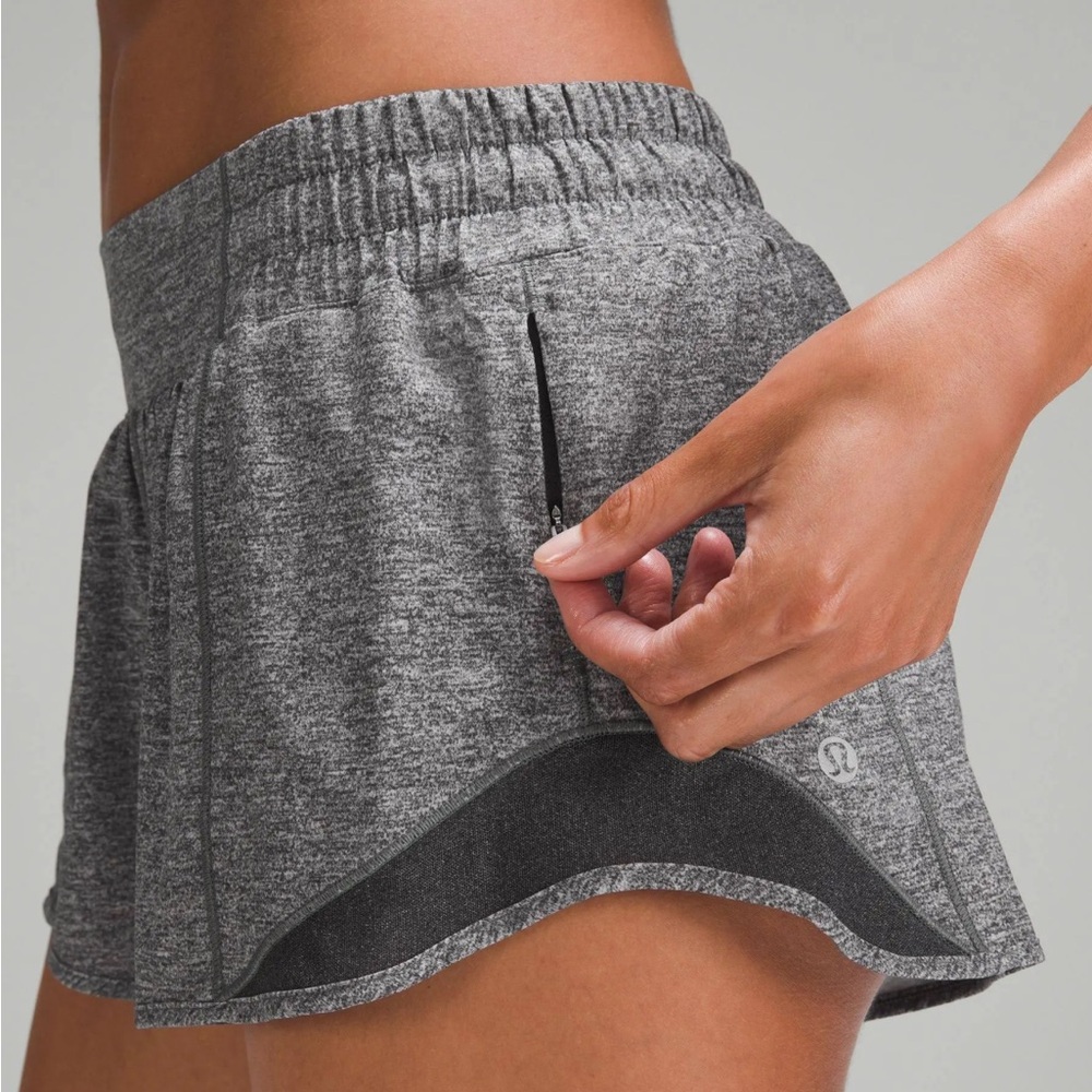 Lululemon Hotty Hot 2.5” gray shorts (low rise)